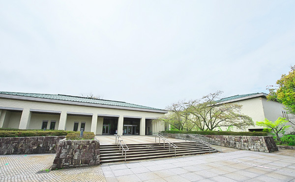 石川県立美術館