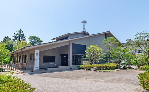 金沢市立中村記念美術館